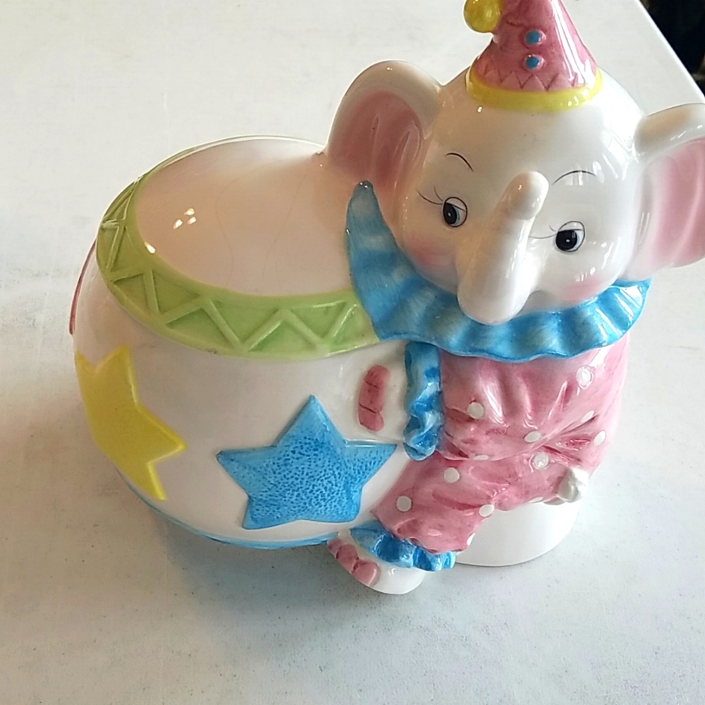Vintage circus elephant cookie jar